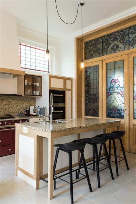 Cuisine très contemporaine, tout en contraste et qui offre une belle unité. La cuisine équipée avec îlot central - 66 idées en photos - Archzine.fr