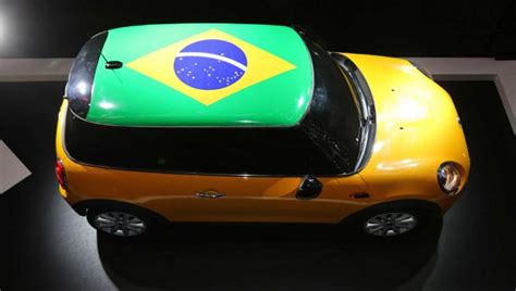 After losing 850.000 sales in 2015, the market drops another 500.000 in 2016 to fall below the 2 million annual. Brazil's 2017 Top 10 sold cars | Global Fleet