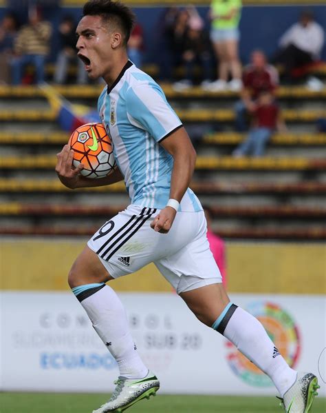 Born in 1997, martinez started his footballing career in argentina before playing for inter milan. Lautaro Martínez - Wikipedia
