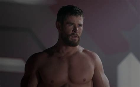 Chris Hemsworth S Shirtless Scene From Thor Ragnarok Has Finally Hit The Internet