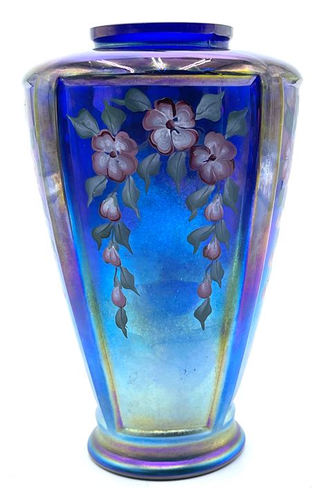 Fenton Favrene Vase