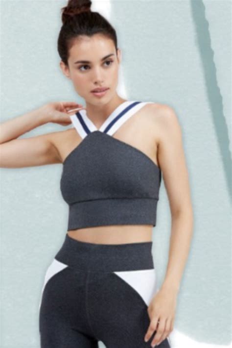 How To Wear A Cropped Sports Bra This Summer Fashion Halter Bra Long Sports Bra