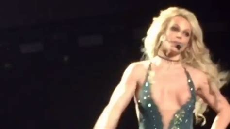 Britney Spears Nip Slip 3 Photos  Video Thefappening