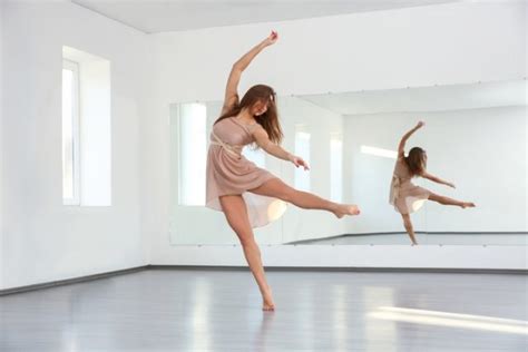 6 Easy Ballet Positions For Beginners To Learn Divine Magazine
