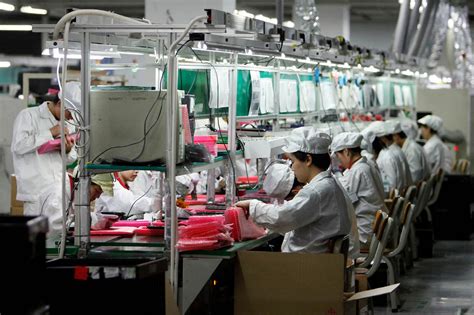 The factory in china where apple products, specifically iphones, undergo final assembly has approximately 230,000 workers. Apple's iPhone Manufacturer Foxconn Replaces 60,000 Of It ...
