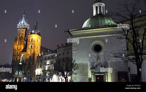 St Marys Basilica Krakow Poland Stock Photo Alamy
