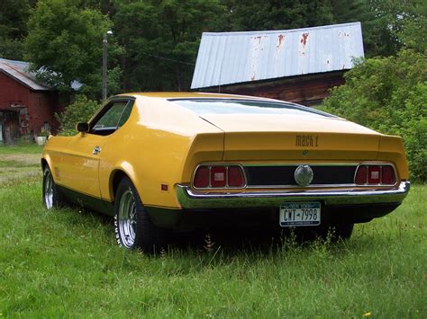 Medium Yellow Gold 1971 Ford Mustang