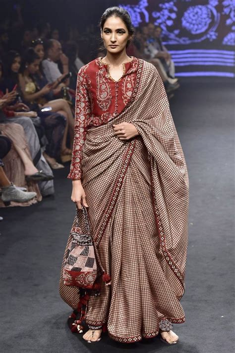 Pin By Tulasi Ramu On Indian Wear Designer Saree Blouse