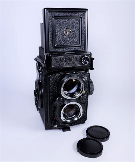 Vintage Yashica Mat 124g Twin Lens Reflex Tlr Medium Format Camera
