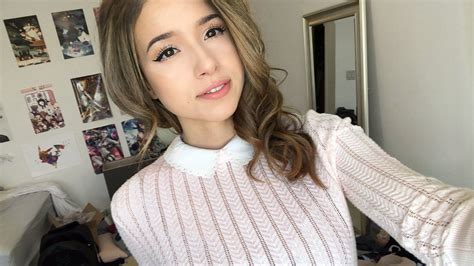 10 Pokimane ️ Pokimanelol Twitter Celebrities Female Favorite