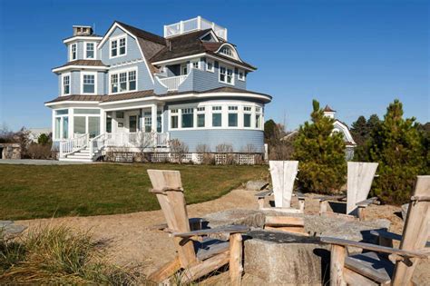 See more ideas about decor, seaside home decor and home decor. Dreamy seaside home in Maine with New England style ...