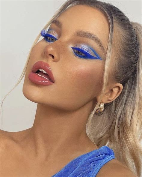 Maquiagem Azul Diversos Jeitos Lindos De Usar Em 2021 Maquiagem De