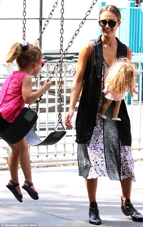 Jessica Alba Takes A Break From Legal Drama To Play With Daughter Haven Daily Mail Online