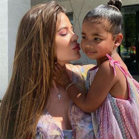 Fotos De Khloé Kardashian Celebra 3 Anos De True Thompson E Online Brasil