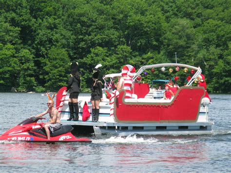 Boat decorations for boat parades memes. BestDockAccessories: Christmas Boat Parade Decoration Ideas