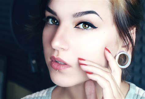 Women Green Eyes Piercing Face Portrait Depth Of Field Blonde Pierced Lip Short
