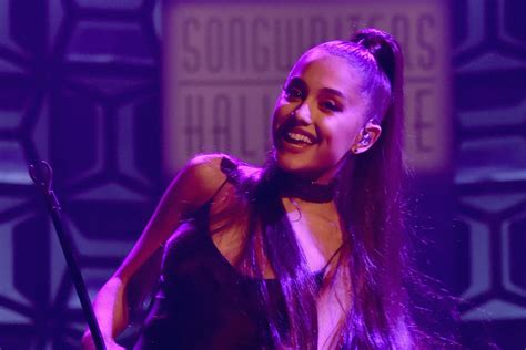 Ariana Grande Inspired So Many Signs At The 2019 Women S March Teen Vogue