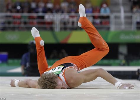 dutch gymnast epke zonderland falls flat on his face during final of bars in rio daily mail online