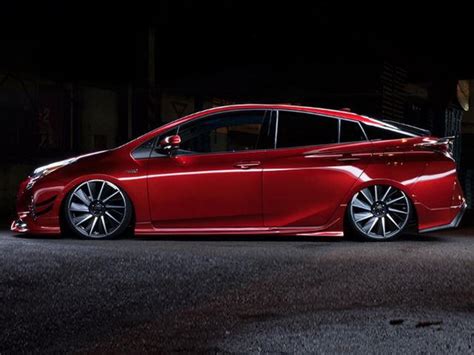 Wald International Slammed A Toyota Prius And It Looks Hilarious Carbuzz