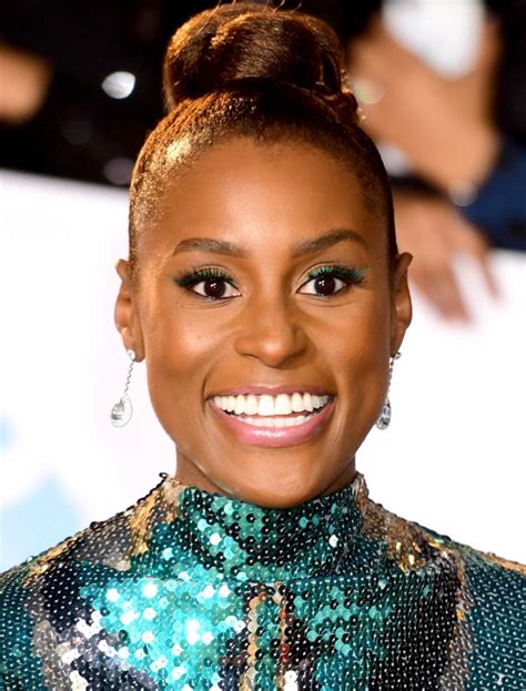 Issa Rae From Best Beauty At The 2018 Naacp Image Awards E News