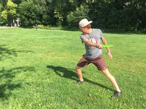 How To Throw A Backhand Disc Golf Drive Rogue Discs
