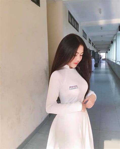 Những Nữ Sinh Việt Nổi Như Cồn Nhờ Mặc áo Dài Trắng Quá đẹp Thoitrangviet247
