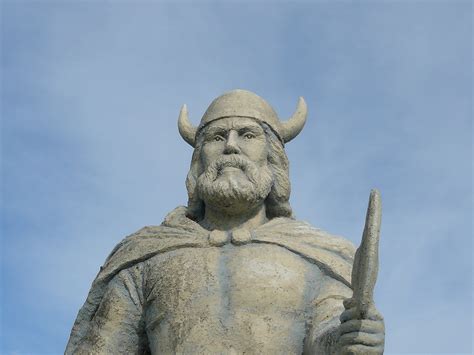 Gimli Viking Statue 02 Visit Gimli Gimli Manitoba And Interlake