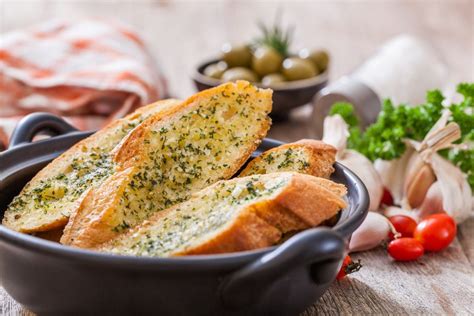 How To Make Homemade Garlic Bread The Recipe