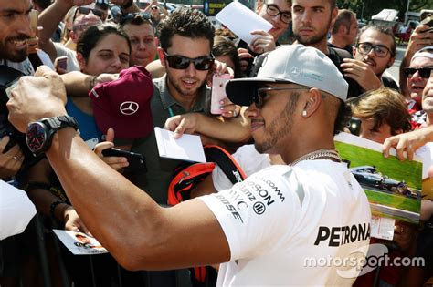 Lewis Hamilton Mercedes Amg F1 With Fans At Italian Gp