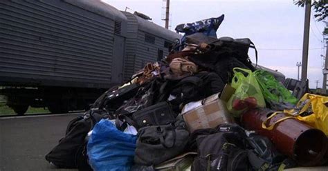 train carrying mh17 victims leaves crash site cbs news