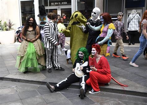 photos hundreds of zombies invaded the 16th street mall in downtown denver the denver post