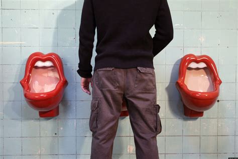 The Week In Art Controversial Urinals Monas Replica And Love That Smells Huffpost