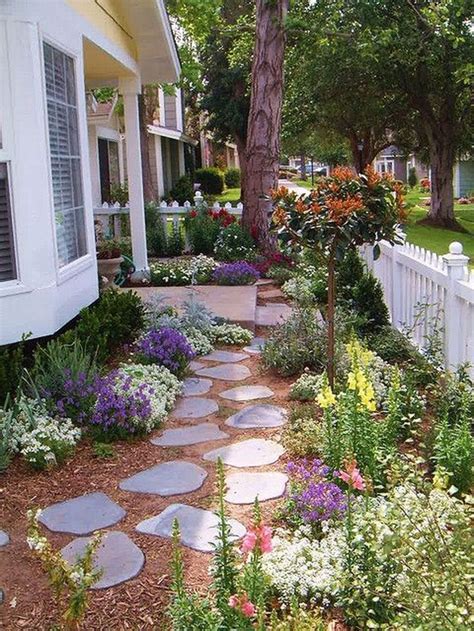35 Inspiring Stepping Stone Pathway Decor Ideas For Your Garden