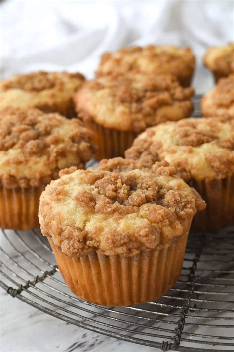 Easy Banana Muffins With Streusel Topping Recipe Banana Muffins