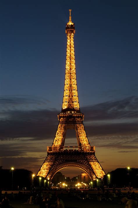 Tour Eiffel Notte Paris In The Snow Just Stunning Parigi Di Notte