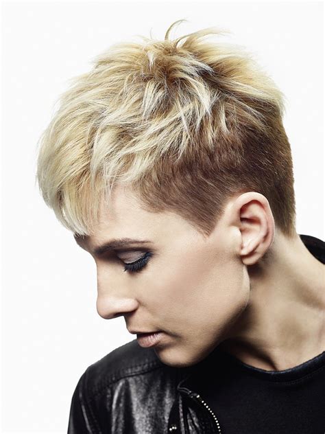 Bildergebnis Für Kurzhaarfrisuren Damen Undercut Sidecut Kurzhaarfrisuren Kurzhaarfrisuren