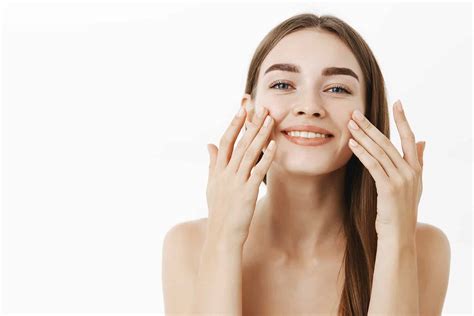 25 Natural Ways To Maintain Youthful Glowing Skin From Home Medical News