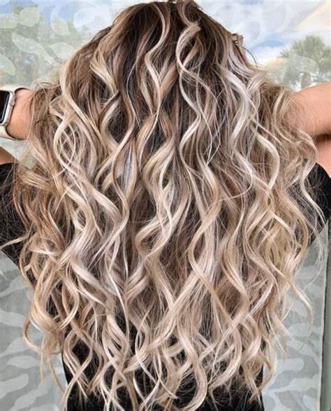 Gold and khaki strips are an unusual combo in this winning look. 77 Best Hair Highlights Types, Colors, Products, and Ideas