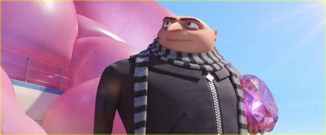 Gru Meets His Twin Brother In Despicable Me 3 Trailer Photo