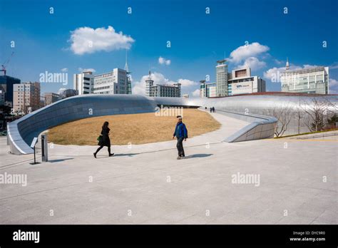 Dongdaemun Design Plaza Ddp Seoul Korea South Architect Zaha
