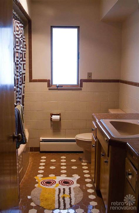 Most people know that tile is perfect for the bathroom, but do you know that there are many different bathroom tiles ideas out there? Retro Design Dilemma: Frank wants help decorating his ...