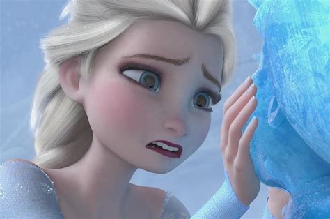 Someone Made Elsa The Villain Of Frozen And Its Everything