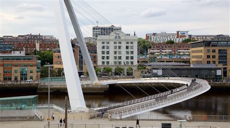 Gateshead Millennium Bridge Newcastle Upon Tyne Attraction Expedia