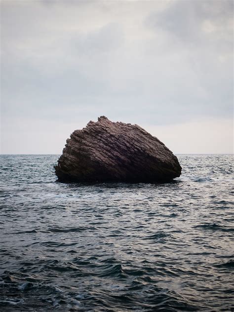 Ocean Rock Pictures Download Free Images On Unsplash