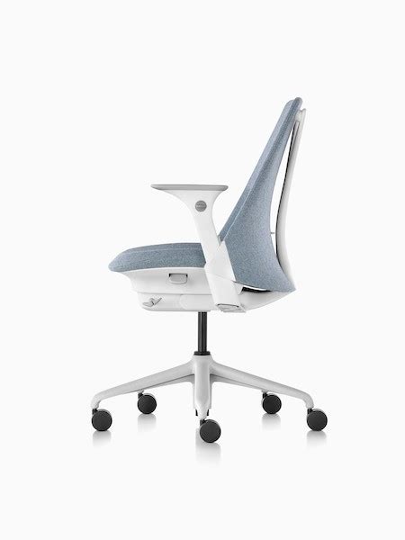 It's actually better than we thought, but still not in the same league as the flagship aeron chair from the same company. Herman Miller Sayl Chairs - Bakata Design