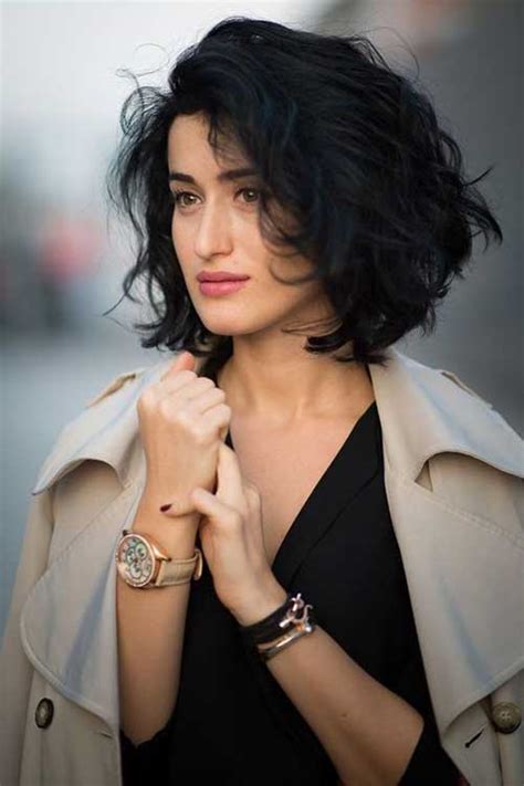 Short wavy hairstyles are a staple for the season of warm weather and outdoor activities. Flattering Layered Short Haircuts for Thick Hair | Short ...