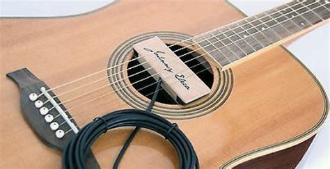 How To Correctly Restring An Acoustic Guitar Guitar Skills Planet