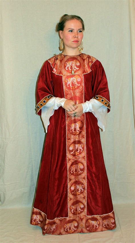 Carolingian Woman Noble Lady 9th Century Historical Dresses Slavic