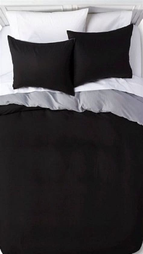 INT BLACK AND WHITE BEDSHEETS SMALL EpisodeInteractive Episode Size X