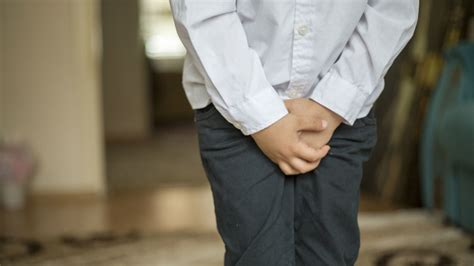 The Dangers Of Holding In Your Pee According To Science Mental Floss